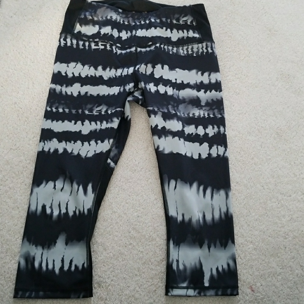 Lucy Capri leggings